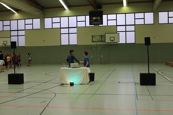 Hochsprung mit Musik (Foto: Karl-Heinz Herrmann)