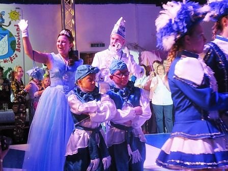 Seit 65 Jahren in Narrenhand, unser Blau-Weißes Bebraland (Foto: Silke Erdmann-Gretsch) Seit 65 Jahren in Narrenhand, unser Blau-Weißes Bebraland (Foto: Silke Erdmann-Gretsch)