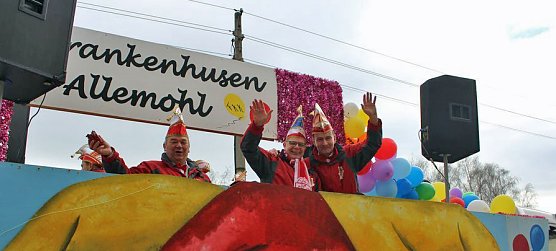 Narren mit Vorschlag zur Gebietsreform (Foto: Karl-Heinz Herrmann) Narren mit Vorschlag zur Gebietsreform (Foto: Karl-Heinz Herrmann)