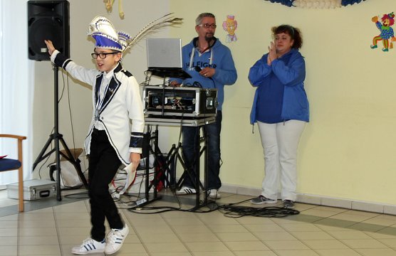 Blau-Weiss bei Senioren (Foto: Karl-Heinz Herrmann) Blau-Weiss bei Senioren (Foto: Karl-Heinz Herrmann)