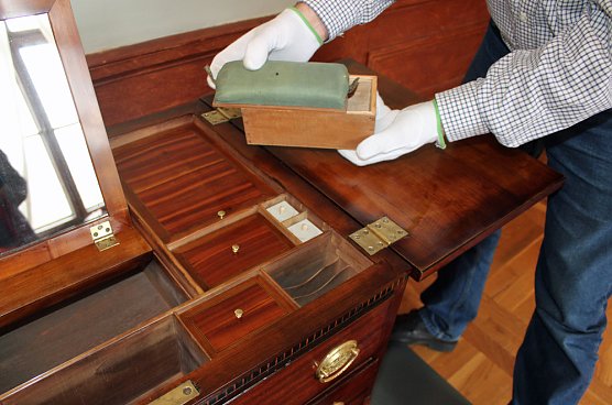 Restaurierte Hoffmann-M&ouml;bel zur&uuml;ck (Foto: Karl-Heinz Herrmann)