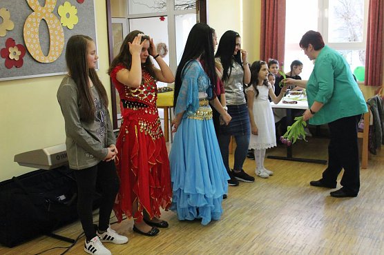Eine Blume zum Frauentag (Foto: Karl-Heinz Herrmann)