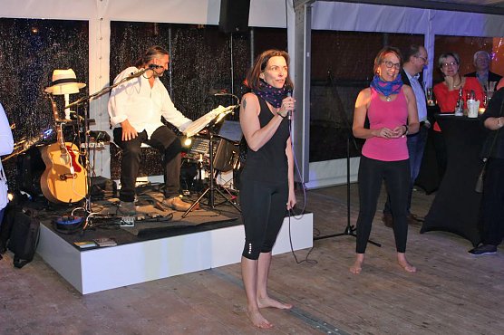 Bei der Party stand man Kopf (Foto: Karl-Heinz Herrmann) Bei der Party stand man Kopf (Foto: Karl-Heinz Herrmann)