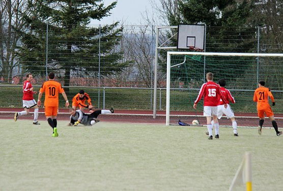 Viel Wind und viele Tore (Foto: Karl-Heinz Herrmann) Viel Wind und viele Tore (Foto: Karl-Heinz Herrmann)
