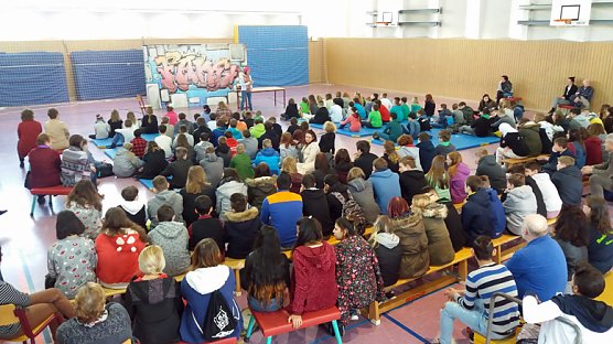 Fake oder war doch nur Spa&szlig; (Foto: Borlachschule Artern)