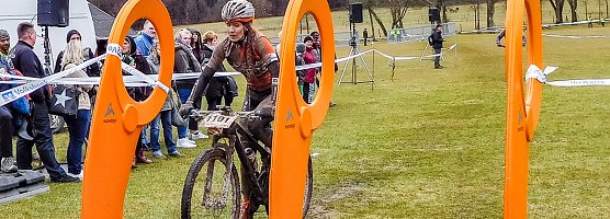 Mountainbiker beim Possenlauf (Foto: Thomas Zelmer) Mountainbiker beim Possenlauf (Foto: Thomas Zelmer)