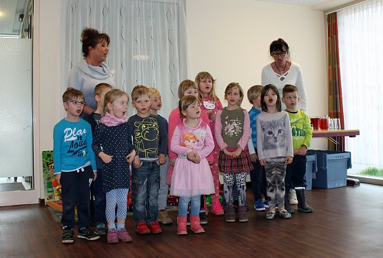 Geburtstagssingen f&uuml;r unsere Bewohner (Foto: Haus am Wippertor)