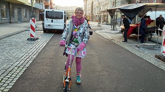 Ostermarkt im Aufbau (Foto: Karl-Heinz Herrmann)