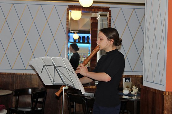 Tina Hörchner las zum Welttag des Buches (Foto: Karl-Heinz Herrmann) Tina Hörchner las zum Welttag des Buches (Foto: Karl-Heinz Herrmann)
