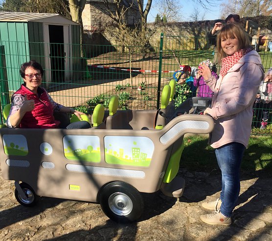 Es sind noch Pl&auml;tze frei im Krippenbus (Foto: Rappelkiste)