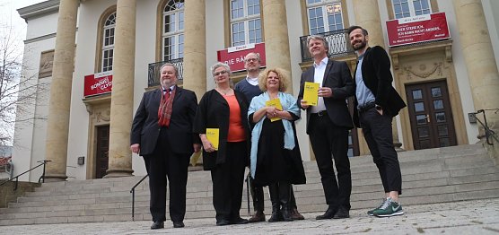 Der 100. Geburtstag kann kommen - am Theater wurde heute die neue Spielzeit vorgestellt (Foto: Angelo Glashagel)