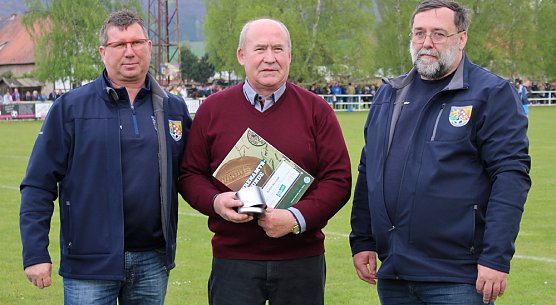 Verdiente Sportler geehrt (Foto: Karl-Heinz Herrmann) Verdiente Sportler geehrt (Foto: Karl-Heinz Herrmann)