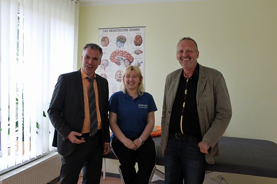 Andrang am Kurmittelhaus Barbarossagarten (Foto: Karl-Heinz Herrmann) Andrang am Kurmittelhaus Barbarossagarten (Foto: Karl-Heinz Herrmann)