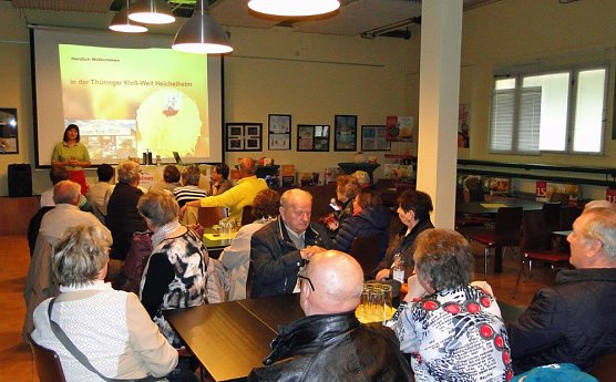 Sehbehinderte und Diabetiker auf gemeinsamer Bus-Tour (Foto: M. Rasch) Sehbehinderte und Diabetiker auf gemeinsamer Bus-Tour (Foto: M. Rasch)