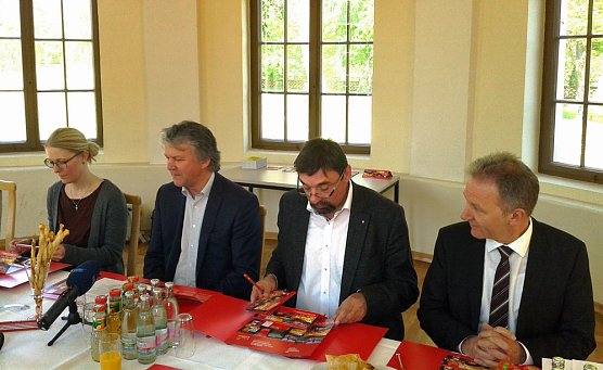 Oper, Familienoper und Gala-Abende erwarten das Publikum (Foto: Birgit Susemihl) Oper, Familienoper und Gala-Abende erwarten das Publikum (Foto: Birgit Susemihl)