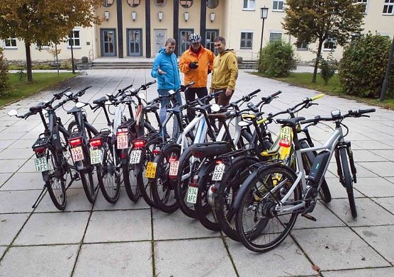 Speed-Bikes unterst&uuml;tzen den Fahrer bis zu einer Geschwindigkeit von 45 Stundenkilometer (Foto: BIKE BILD)
