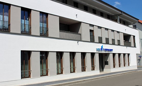 "Fortschritt" feiert Einzug in Gesch&auml;ftsstelle (Foto: Karl-Heinz Herrmann)