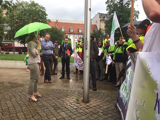 Demonstration vor der Th&uuml;ringer Staatskanzlei (Foto: Peter Morich)