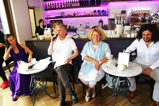 Einf&uuml;hrung in Zar und Zimmermann (Foto: G&uuml;nter Herting)