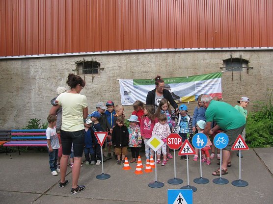 Verkehrssicherheitstag in der Kindertageseinrichtung Riethspatzen Heygendorf (Foto: Bernd M&uuml;ller)