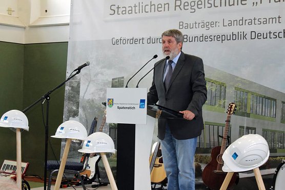 Spatenstich für Franzbergschule erfolgt (Foto: Karl-Heinz Herrmann) Spatenstich für Franzbergschule erfolgt (Foto: Karl-Heinz Herrmann)