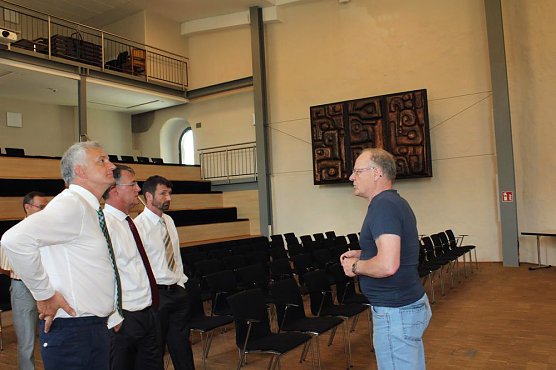 Zum Thema Stadtentwicklung informiert (Foto: Karl-Heinz Herrmann)