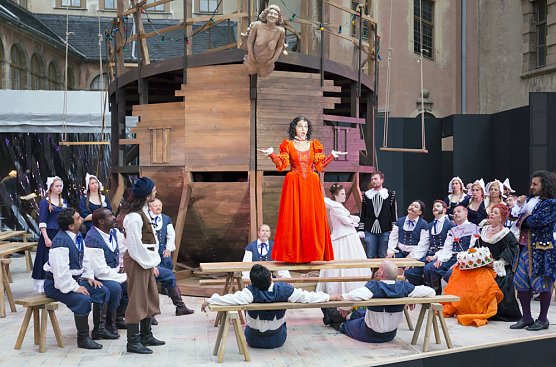 Premierengeflüster (Foto: Tilman Graner) Premierengeflüster (Foto: Tilman Graner)