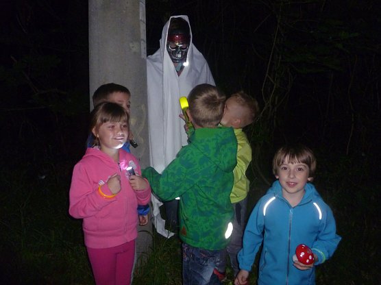 Gruseliges Auf Wiedersehen f&uuml;r die Vorschulkinder der Kindervilla (Foto: Kindervilla)