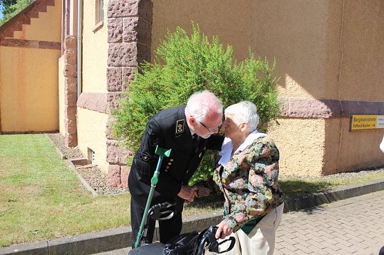 Nicht nur Bergleute feierten (Foto: Karl-Heinz Herrmann) Nicht nur Bergleute feierten (Foto: Karl-Heinz Herrmann)