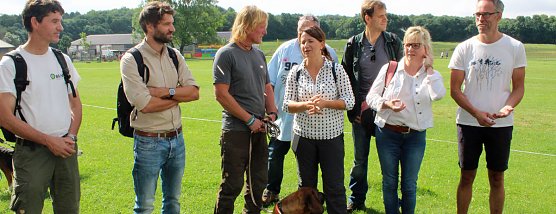Teils kontrovers im Possenwald unterwegs (Foto: Karl-Heinz Herrmann)