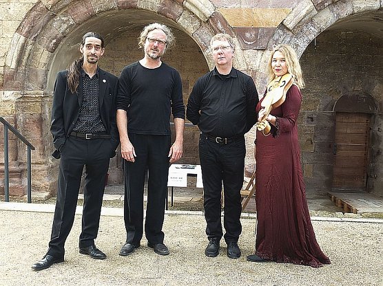 Kr&auml;uterf&uuml;hrung und Konzert (Foto: J&uuml;rgen Kieper)