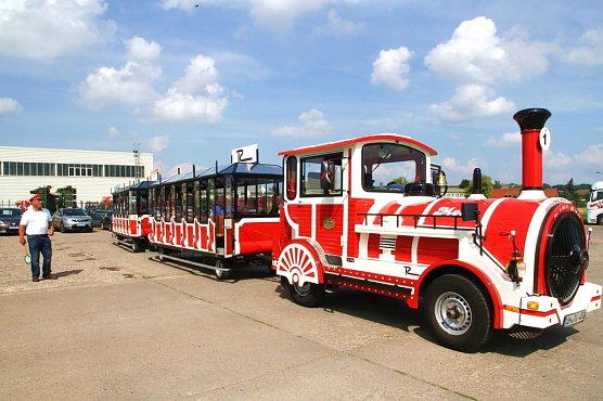 Alterskameraden der Feuerwehr besuchten den Schlosspark in Ebeleben (Foto: G&uuml;nter Herting)