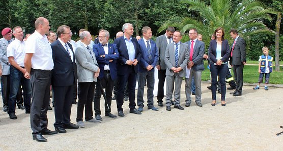 24 wertvolle "Kutschen" &uuml;bergeben (Foto: Karl-Heinz Herrmann)