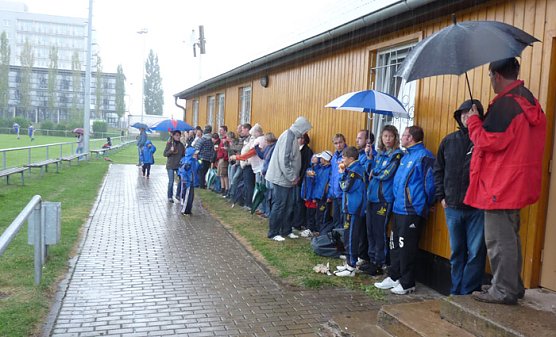 Promi-Kick (Foto: Karl-Heinz Herrmann) Promi-Kick (Foto: Karl-Heinz Herrmann)