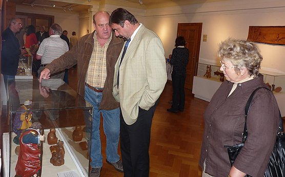 Holzkunst im Rathaus Sondershausen (Foto: Karl-Heinz Herrmann) Holzkunst im Rathaus Sondershausen (Foto: Karl-Heinz Herrmann)