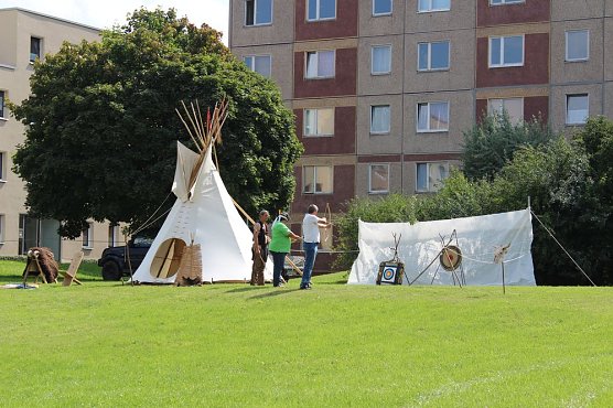 Falkner sorgte f&uuml;r Auflauf (Foto: Karl-Heinz Herrmann)