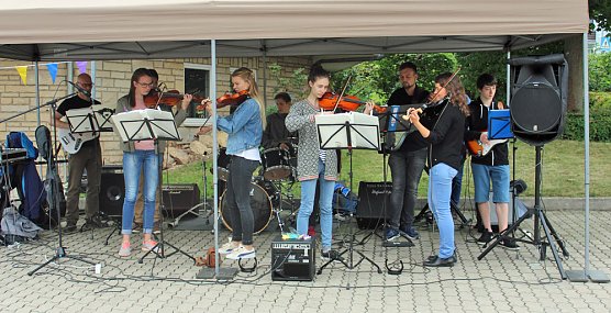 Neben G&ouml;ldner gefeiert (Foto: Karl-Heinz Herrmann)