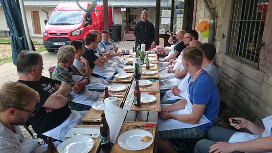 2. GRILLKURS mit dem Grillmeister (Foto: Landratsamt Kyffh&auml;userkreis)