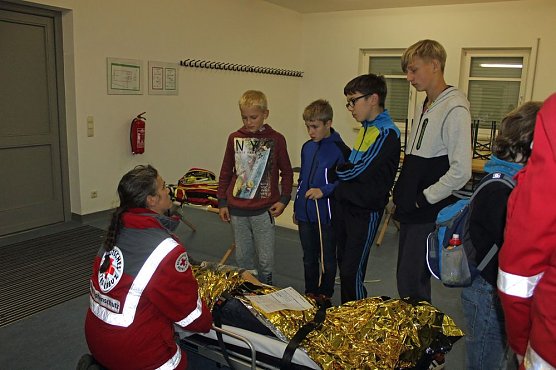 Am Gel&auml;nde des Eisenbahnvereines in der Erfurter Stra&szlig;e / Am Petersenschacht fand am sp&auml;ten Nachmittag eine Rettungsgro&szlig;&uuml;bung statt (<b>Update</b>)...  Die diesj&auml;hrigen Gro&szlig;&uuml;bung fand in der N&auml;he des Hauptbahnhofs in Sondershausen statt. Alle drei Jahr steht so eine Gro&szlig;&uuml;bung auf dem Plan. Waren es beim beim letzten Mal 30 Verletzte in einem Eisenbahnwaggon, waren dieses dieses Mal "nur" acht verl (Foto: Karl-Heinz Herrmann)