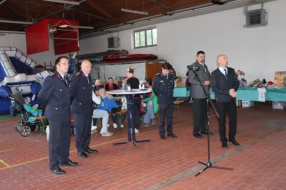 Feuerwehr buntem Programm (Foto: Karl-Heinz Herrmann)
