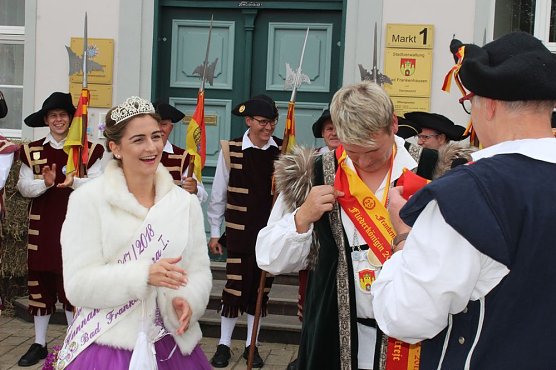 Er&ouml;ffnung Bauernmarkt (Foto: Karl-Heinz Herrmann)