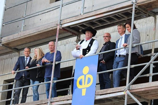 Richtfest an Gemeinschaftsschule gefeiert (Foto: Karl-Heinz Herrmann)