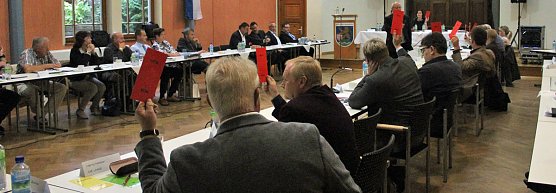 Abstimmung zur Gesch&auml;ftsordnung (Foto: Karl-Heinz Herrmann)