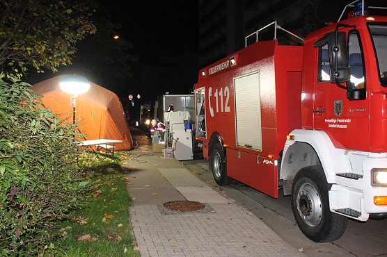 &Uuml;bung von DRK und FFW (Foto: Karl-Heinz Herrmann)