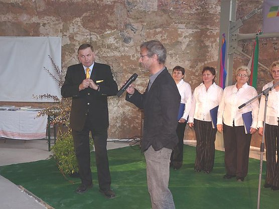 Lieder aus der Heimat im Rahmen der Interkulturellen Woche (Foto: Karl-Heinz Herrmann) Lieder aus der Heimat im Rahmen der Interkulturellen Woche (Foto: Karl-Heinz Herrmann)