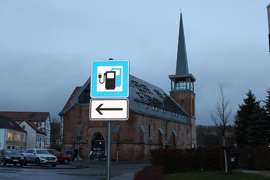 Neue Stromtankstelle entsteht (Foto: Karl-Heinz Herrmann)