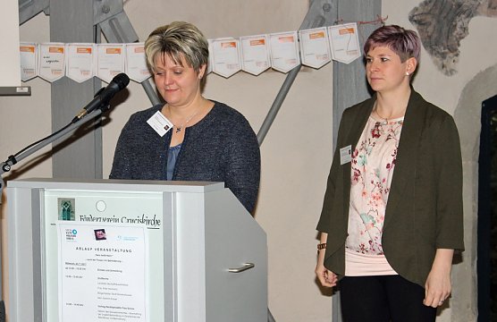 Im Zentrum der Aufmerksamkeit - Behinderte Menschen (Foto: Karl-Heinz Herrmann)