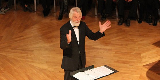 Stadtratssitzung und mehr (Foto: Karl-Heinz Herrmann) Stadtratssitzung und mehr (Foto: Karl-Heinz Herrmann)