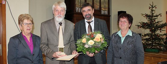 Ehrengabe an Akademiedirektor (Foto: Karl-Heinz Herrmann)