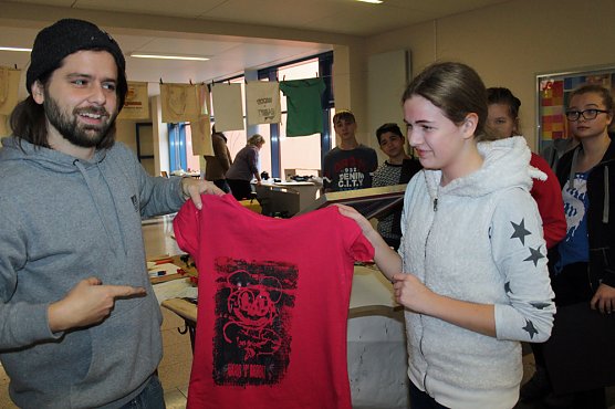 Viktor Sobek in der &Ouml;stertalschule (Foto: Karl-Heinz Herrmann)